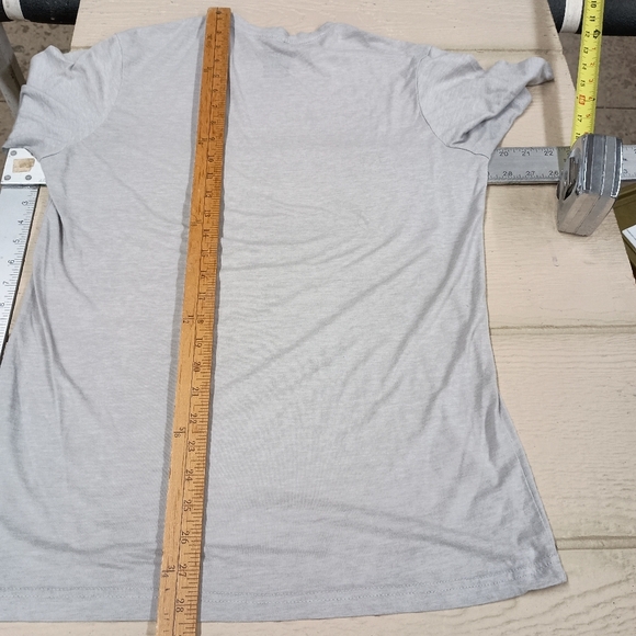 Gray Short Sleeve Tee with Vintage Graphic Design - Picture 6 of 12